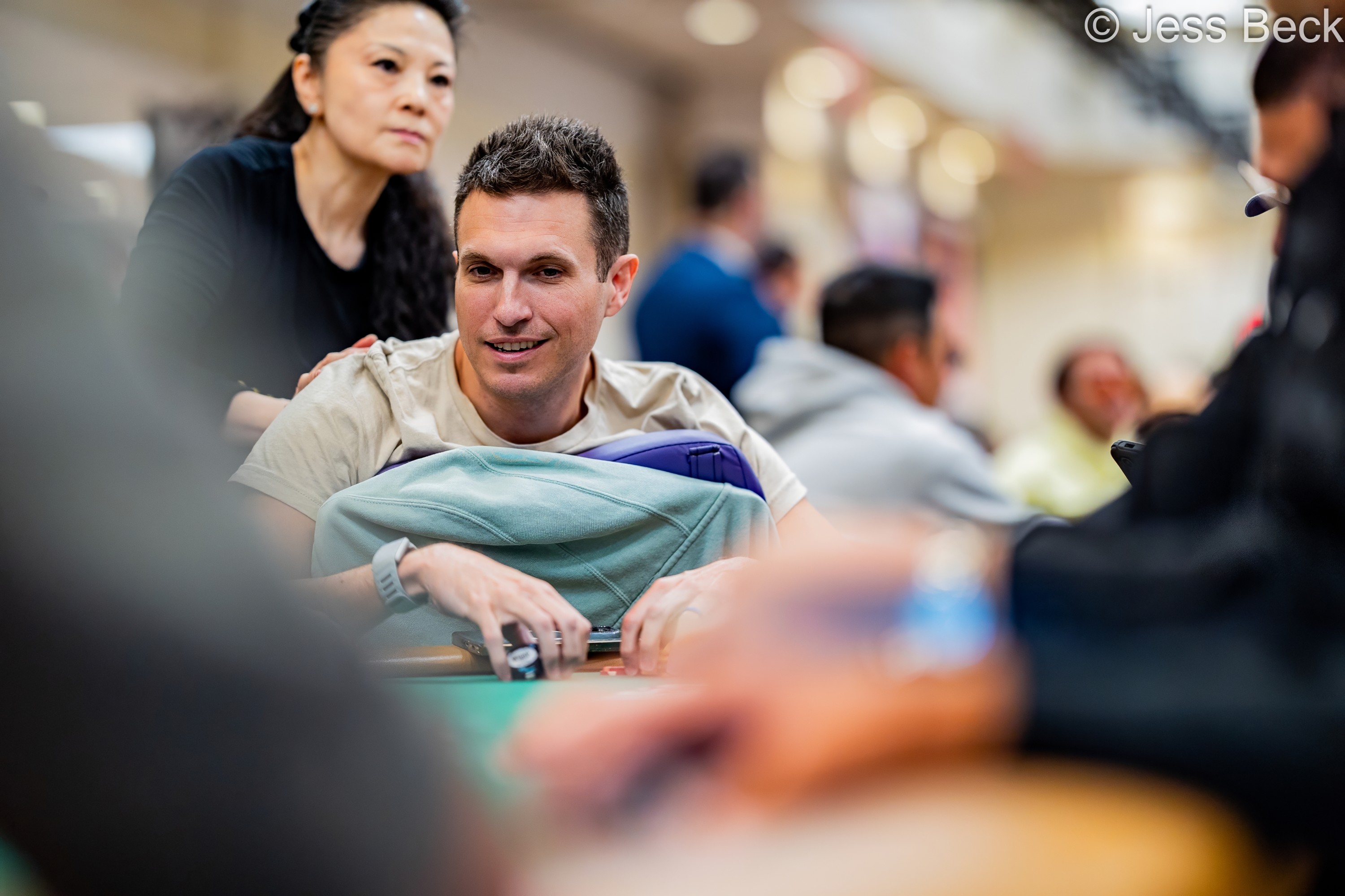 德州扑克传奇道格·波尔克的疯狂WSOP主赛事首日：一小时内经历生死轮回 - 九游娱乐平台