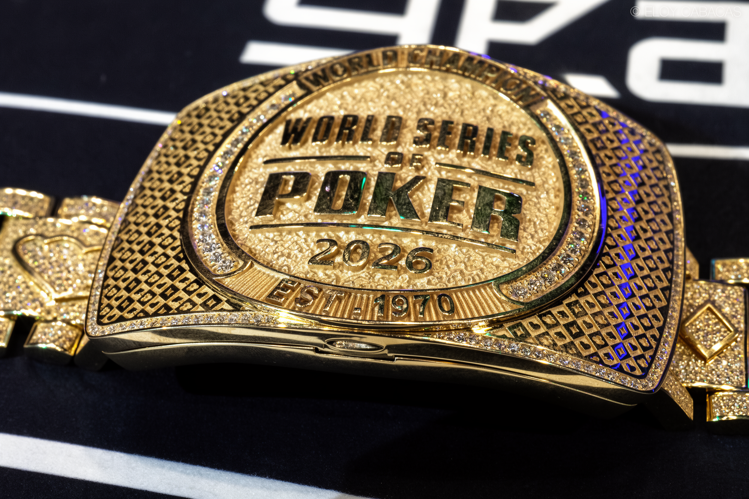 WSOP 主赛事首日淘汰战：六高底牌玩家豪赌全军覆没的心理博弈解析 - 九游娱乐注册